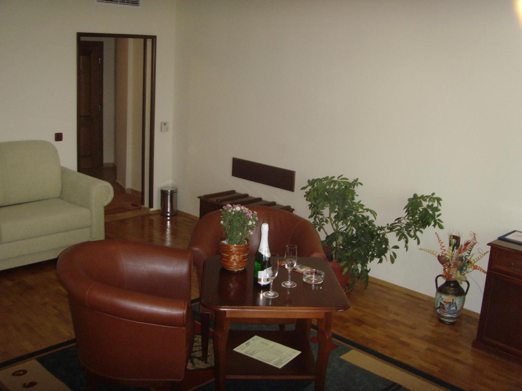 Meridian Hotel Bolyarski Veliko Tarnovo Exterior photo