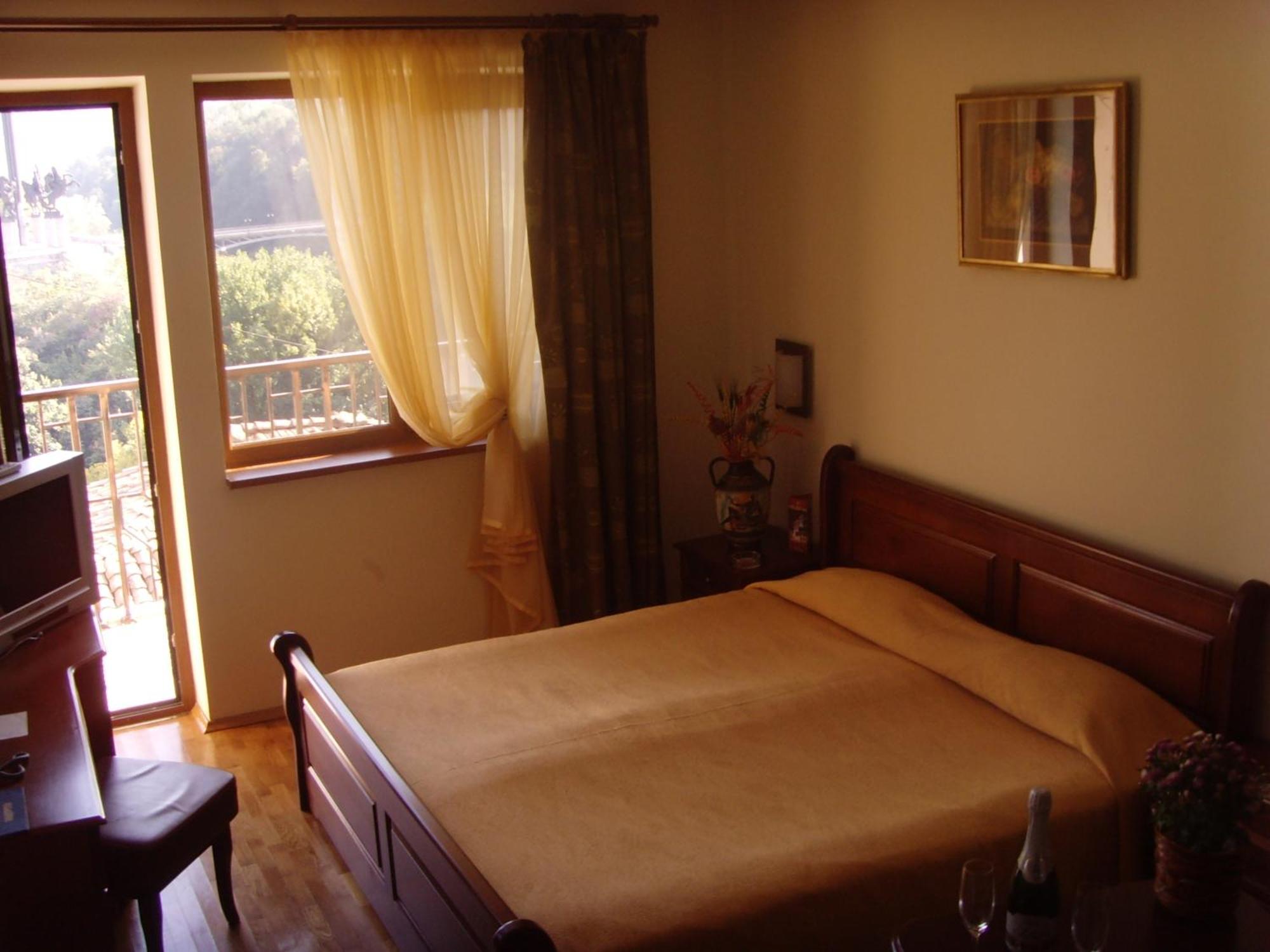 Meridian Hotel Bolyarski Veliko Tarnovo Exterior photo