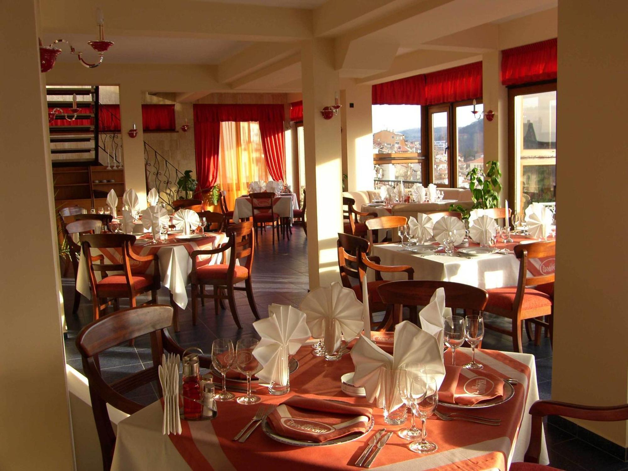 Meridian Hotel Bolyarski Veliko Tarnovo Restaurant photo