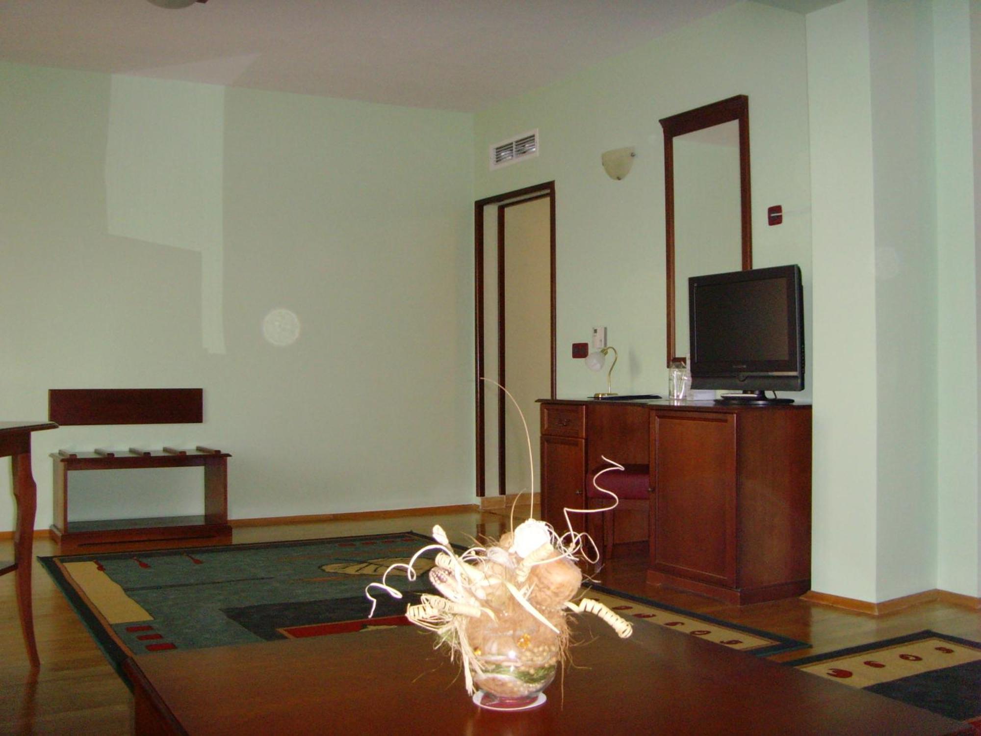 Meridian Hotel Bolyarski Veliko Tarnovo Exterior photo
