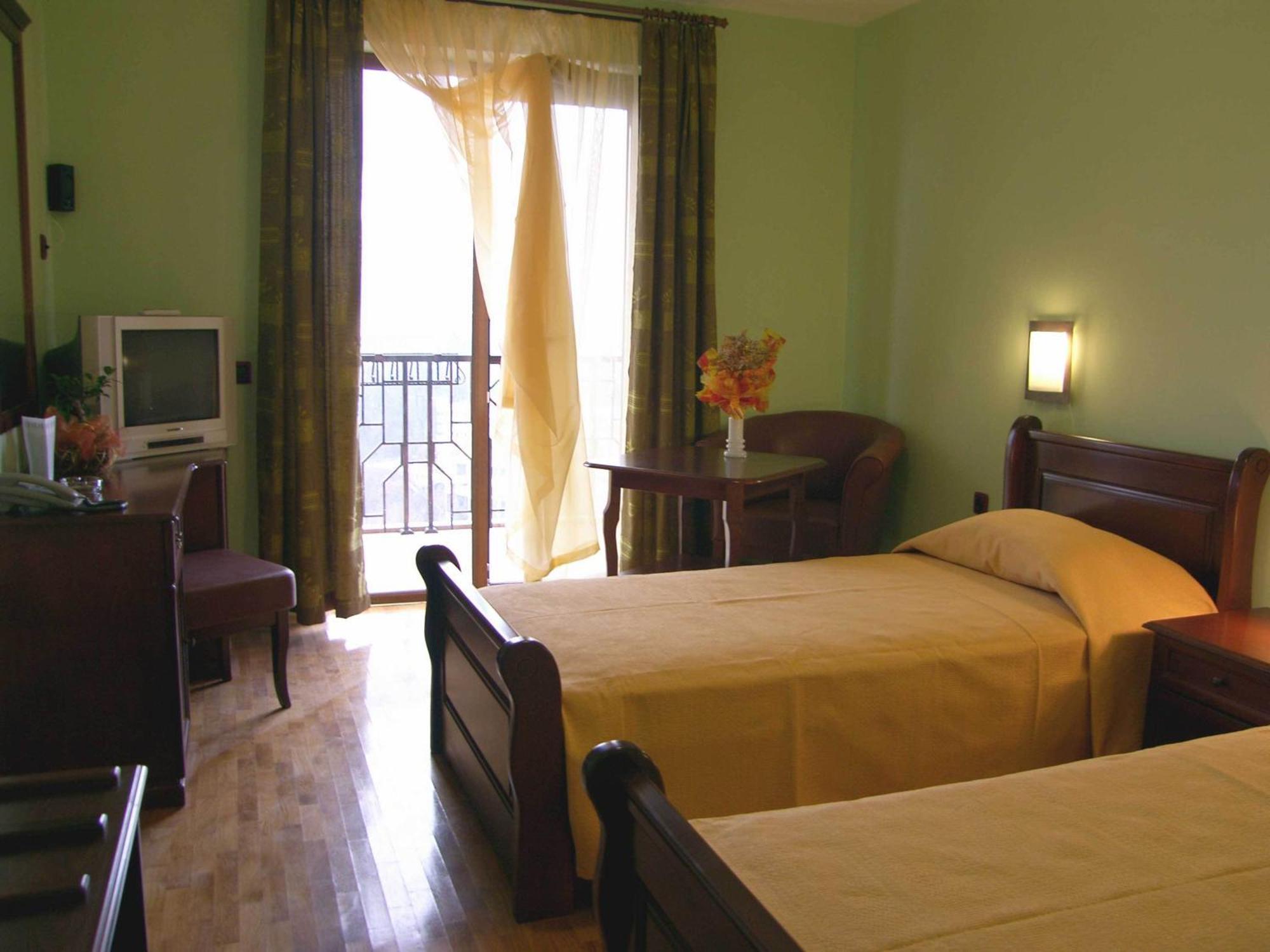 Meridian Hotel Bolyarski Veliko Tarnovo Exterior photo