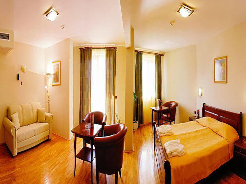 Meridian Hotel Bolyarski Veliko Tarnovo Exterior photo